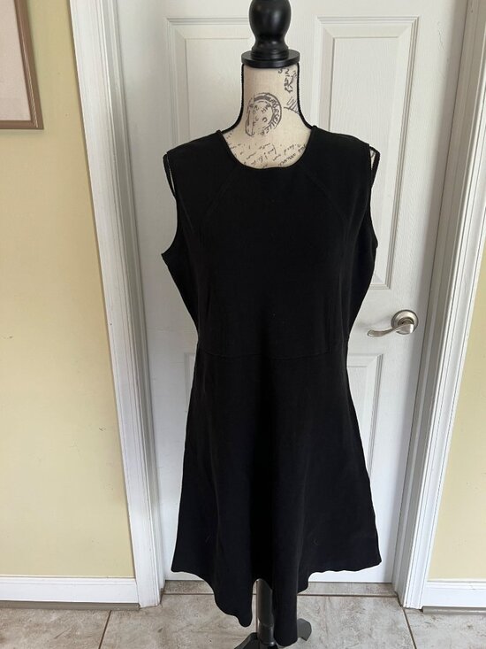 J. McLaughlin Dresses & Skirts - J. McLaughlin Black Amelia Cloth Knit Sleeveless Dress Fit Flare Capsule XL Offi